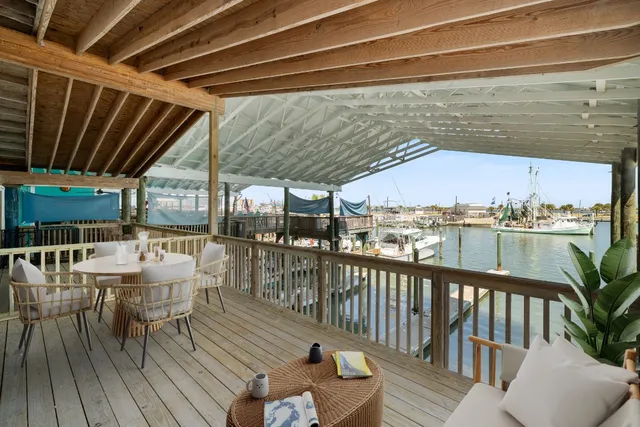 $899,000 | 318 West Cotter Avenue, Unit 1, Port Aransas, TX 78373