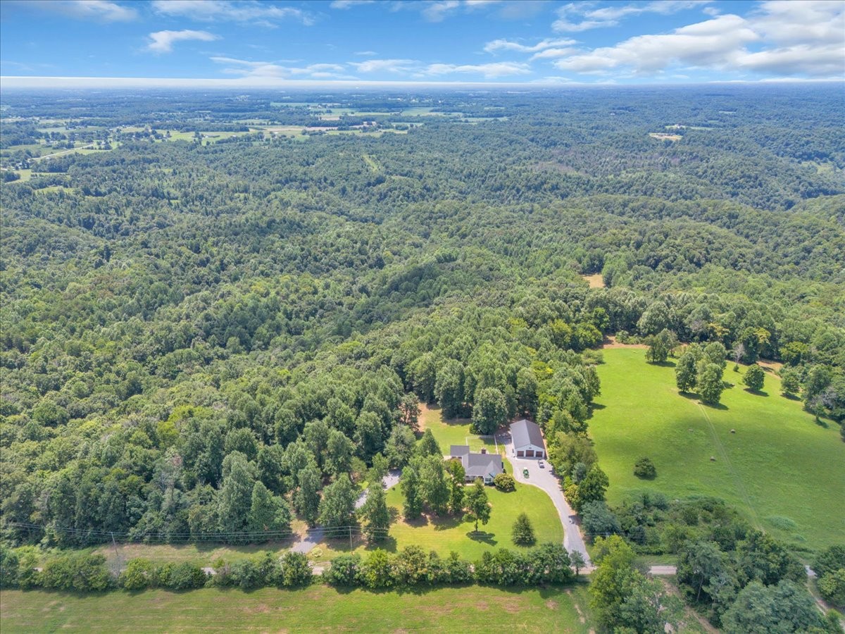 937 Sally Parton Road Woodbury, TN 37190 - Photo 3 of 31 Gallery Image 3