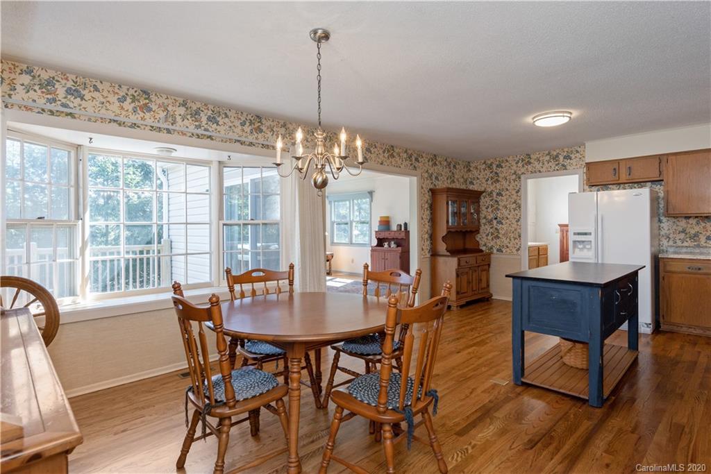 541 Pineland Road Hendersonville, NC 28792 - Photo 3 of 20 Gallery Image 3