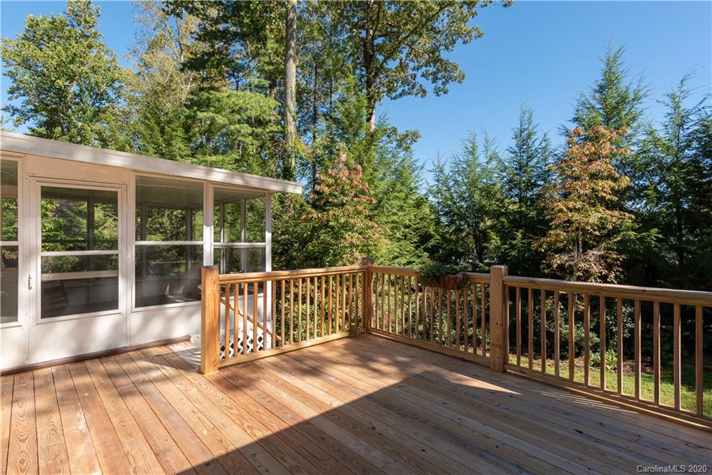541 Pineland Road Hendersonville, NC 28792 - Photo 7 of 20 Gallery Image 7