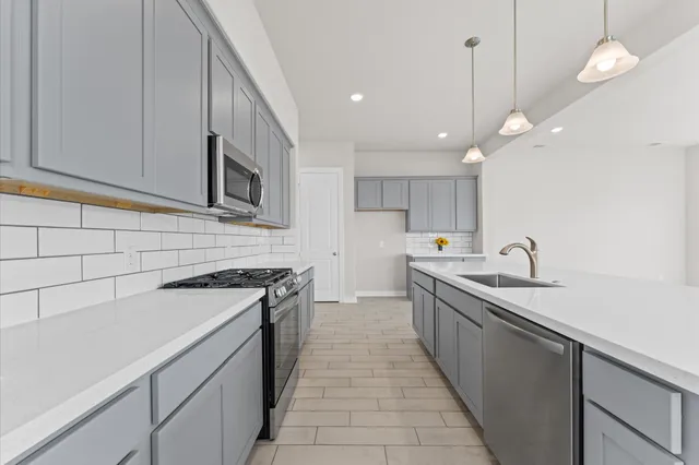 $399,900 | 4029 Boardwalk Boulevard, Seabrook, TX 77586