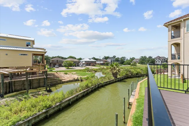 $399,900 | 4029 Boardwalk Boulevard, Seabrook, TX 77586