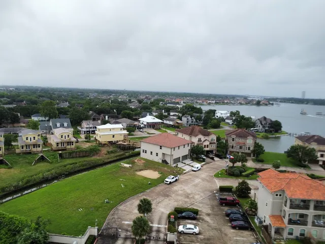 $399,900 | 4029 Boardwalk Boulevard, Seabrook, TX 77586