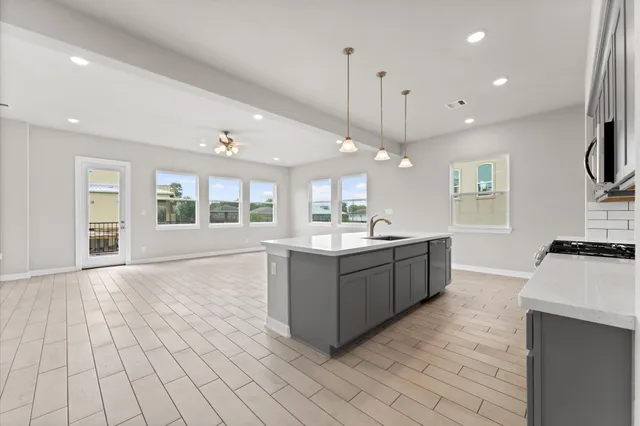 $399,900 | 4029 Boardwalk Boulevard, Seabrook, TX 77586