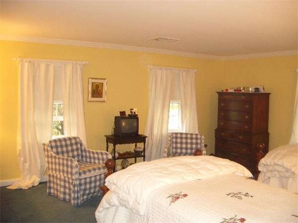 134 Ipswich Road Topsfield, MA 01983 - Photo 14 of 26 Gallery Image 14