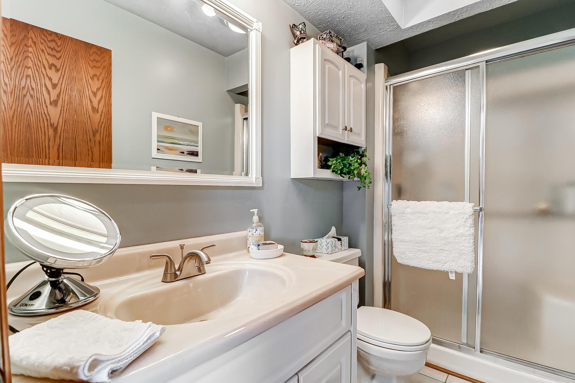 1000 Forest Hills Road Heath, OH 43056 - Photo 22 of 48 Bath in primary bedroom