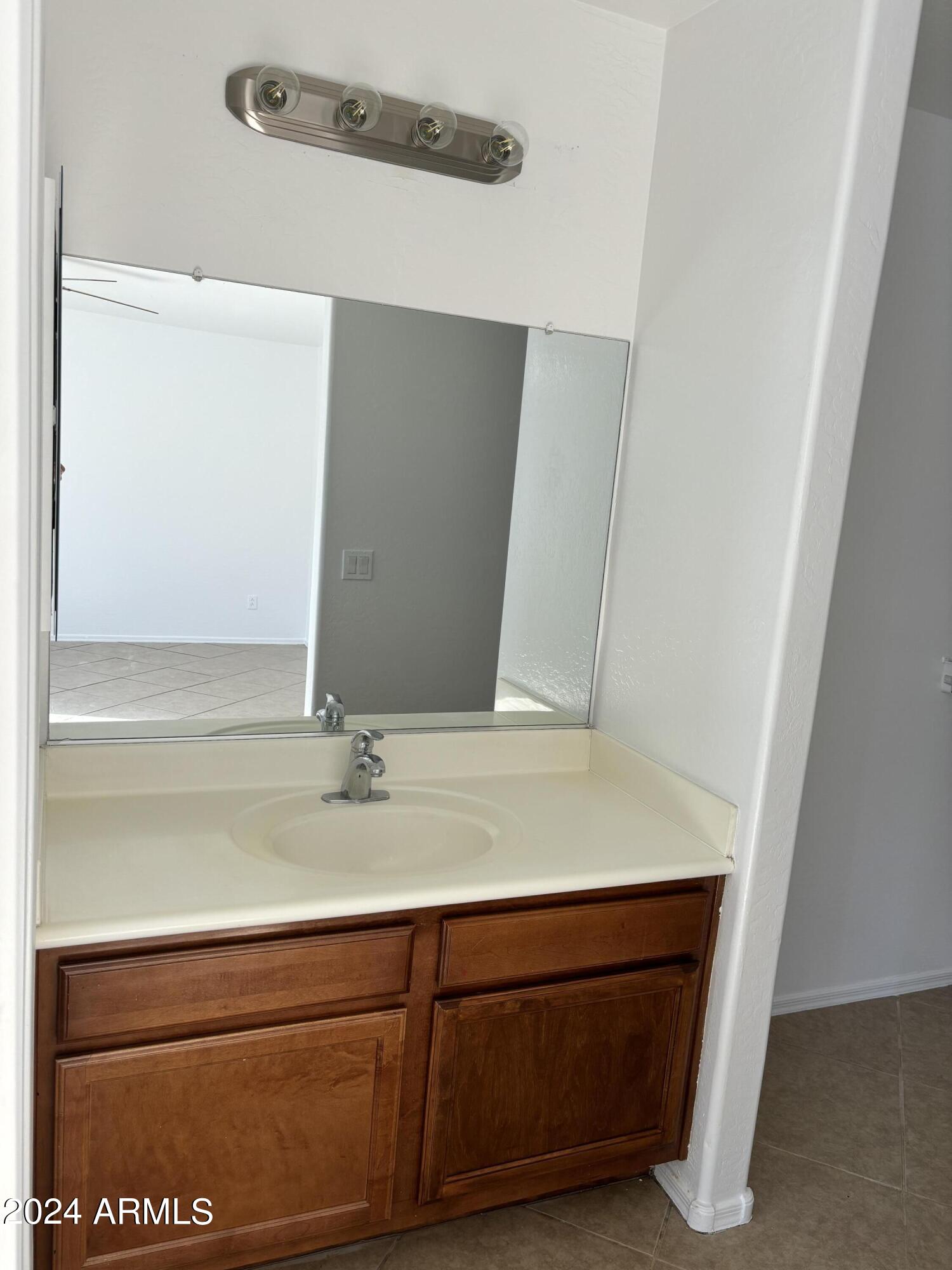 8625 West Payson Road Tolleson, AZ 85353 - Photo 8 of 13 IMG_1018