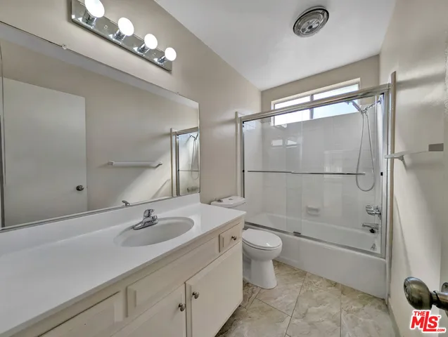 $2,650 | 1538 11th Street, Unit 4, Santa Monica, CA 90401