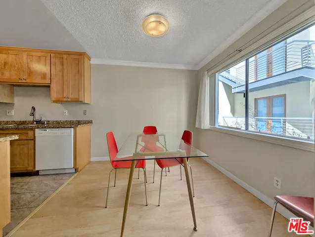$2,650 | 1538 11th Street, Unit 4, Santa Monica, CA 90401