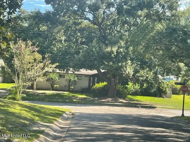 $340,000 | 201 Ravens Court, Ocean Springs, MS 39564