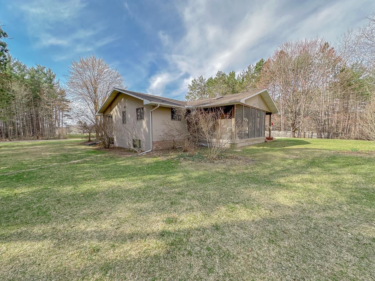 3972 West Harsh Drive Coleman, MI 48618 - Photo 7 of 56 1932564-5c78ddf4-b529-41d8-b96b-3049e985d197.JPG