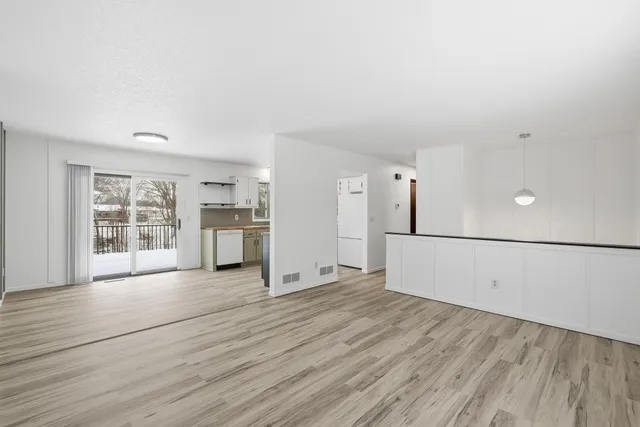 $345,500 | 2801 11th Avenue Northwest, Anoka, MN 55303