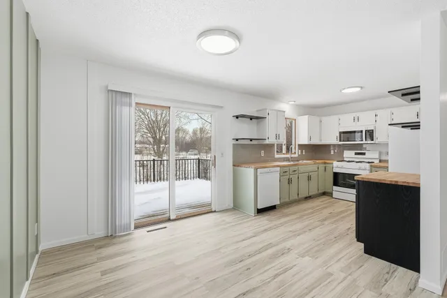 $345,500 | 2801 11th Avenue Northwest, Anoka, MN 55303