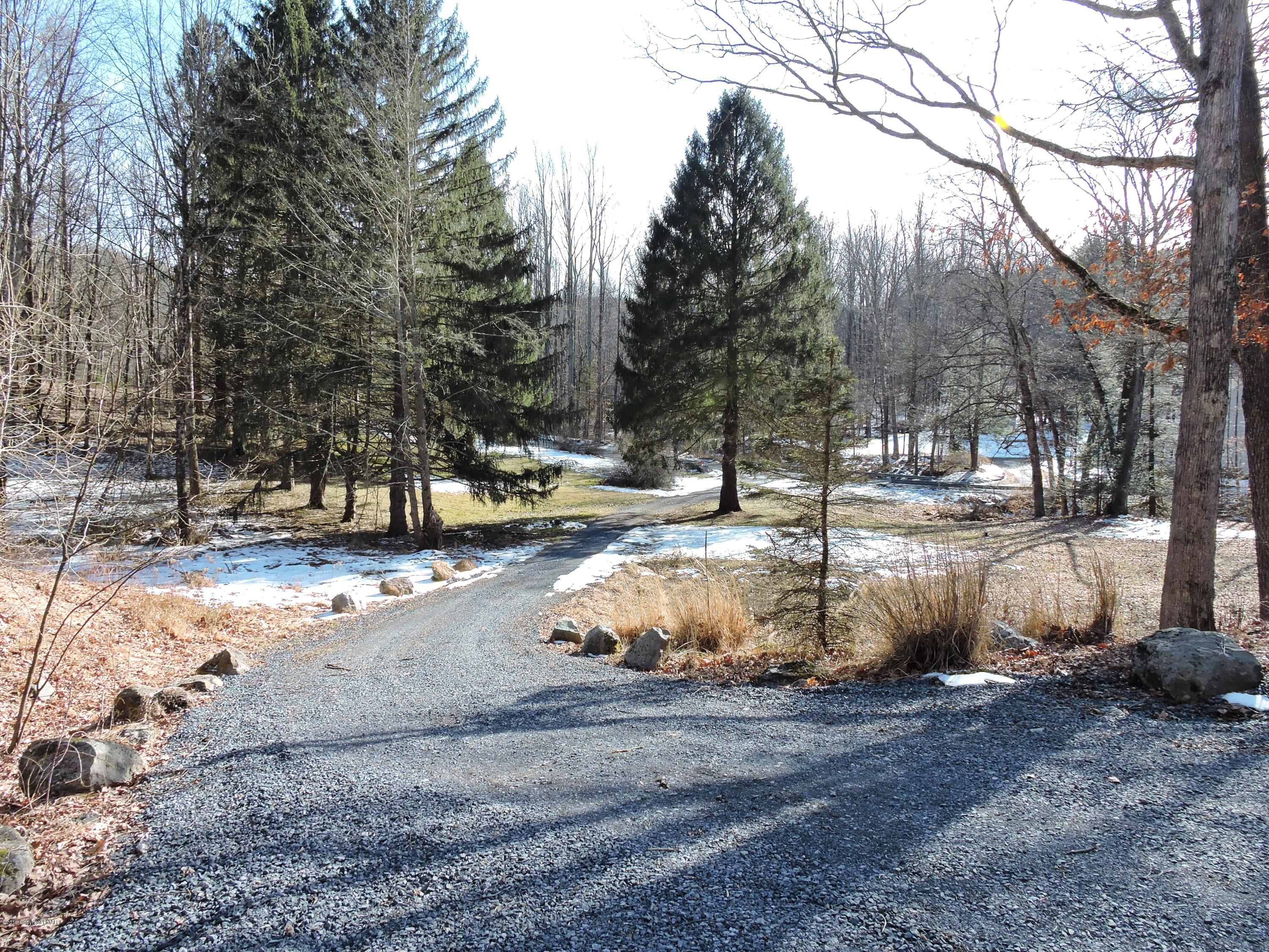 1126 Beaver Valley Road Stroudsburg, PA 18360 - Photo 33 of 34 Long Driveway