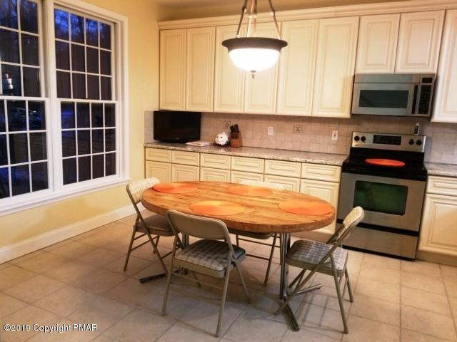 1126 Beaver Valley Road Stroudsburg, PA 18360 - Photo 4 of 34 Eat In Kitchen