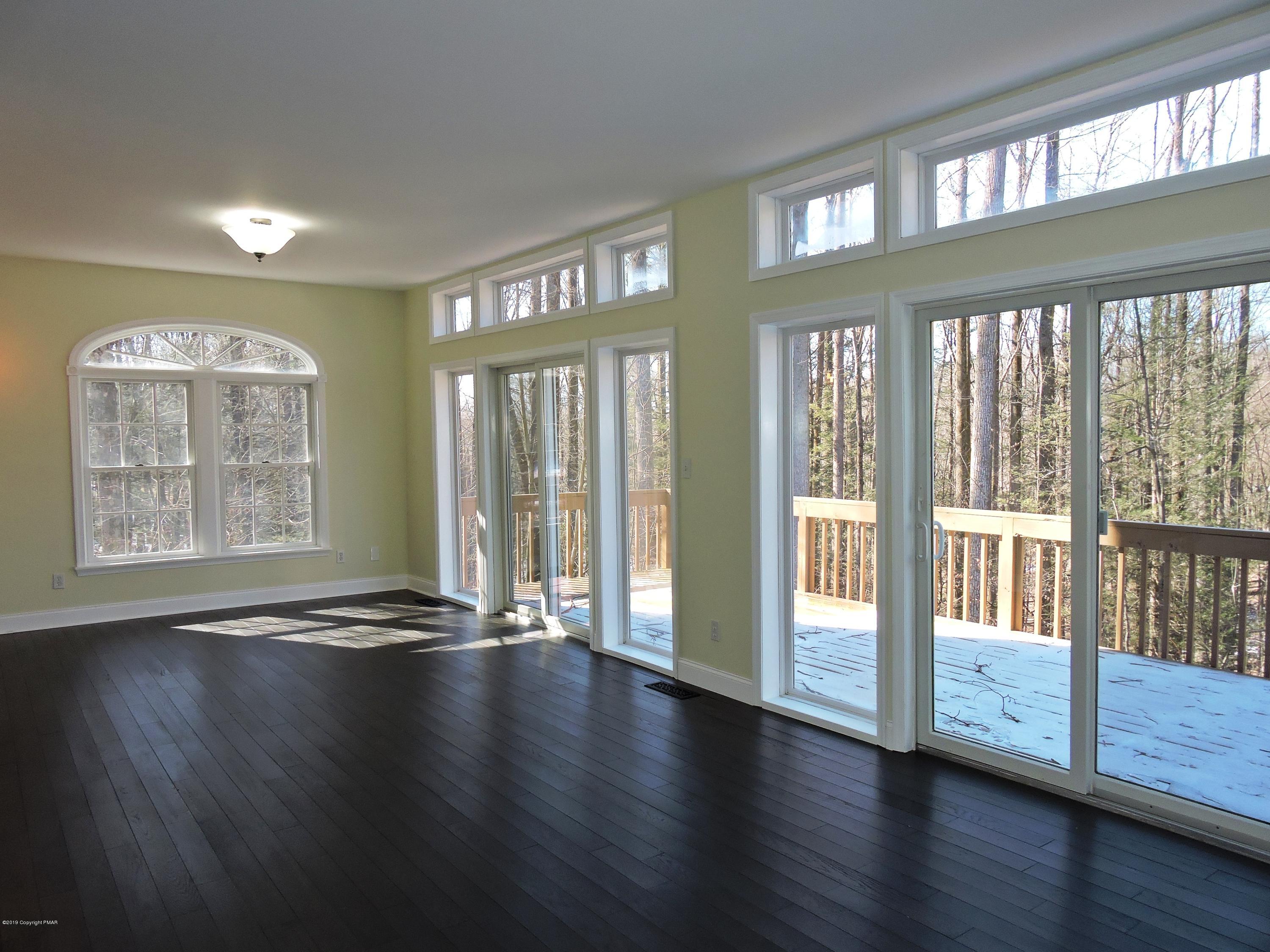 1126 Beaver Valley Road Stroudsburg, PA 18360 - Photo 10 of 34 Dining/Living Room Area