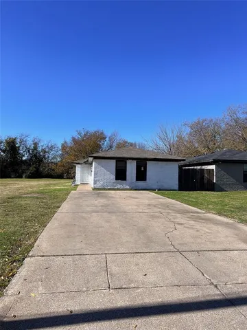 $1,295 | 3848 Waldorf Street, Fort Worth, TX 76119