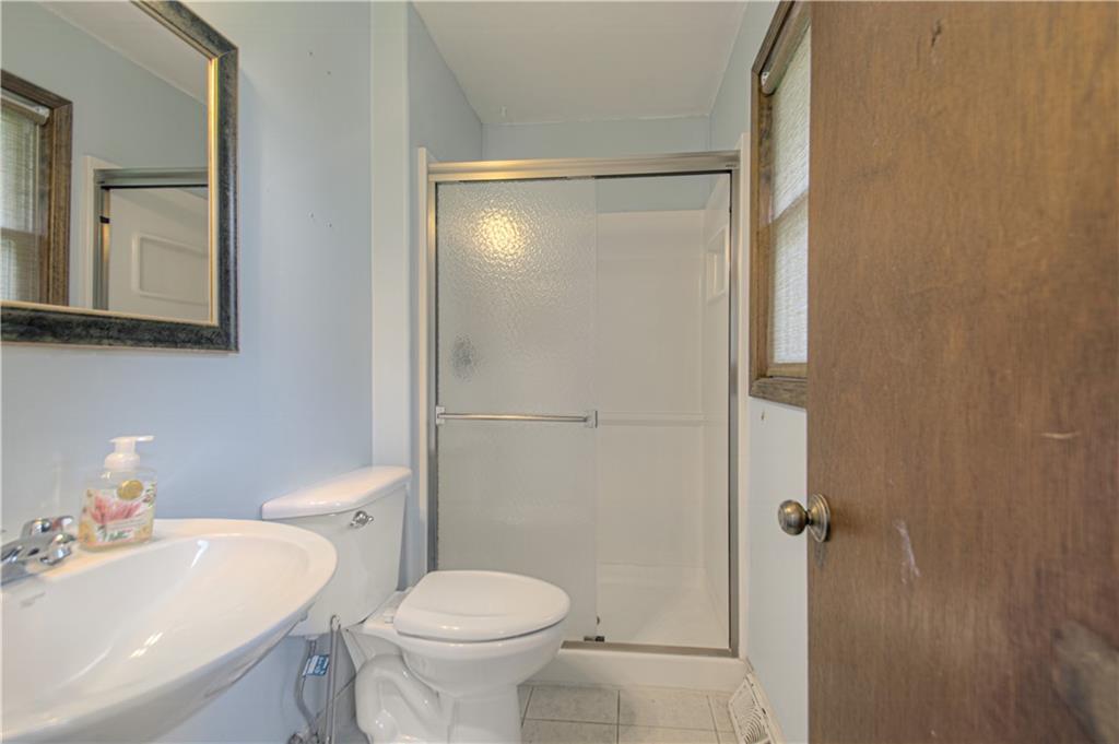16307 Spring Valley Road Belton, MO 64012 - Photo 12 of 29