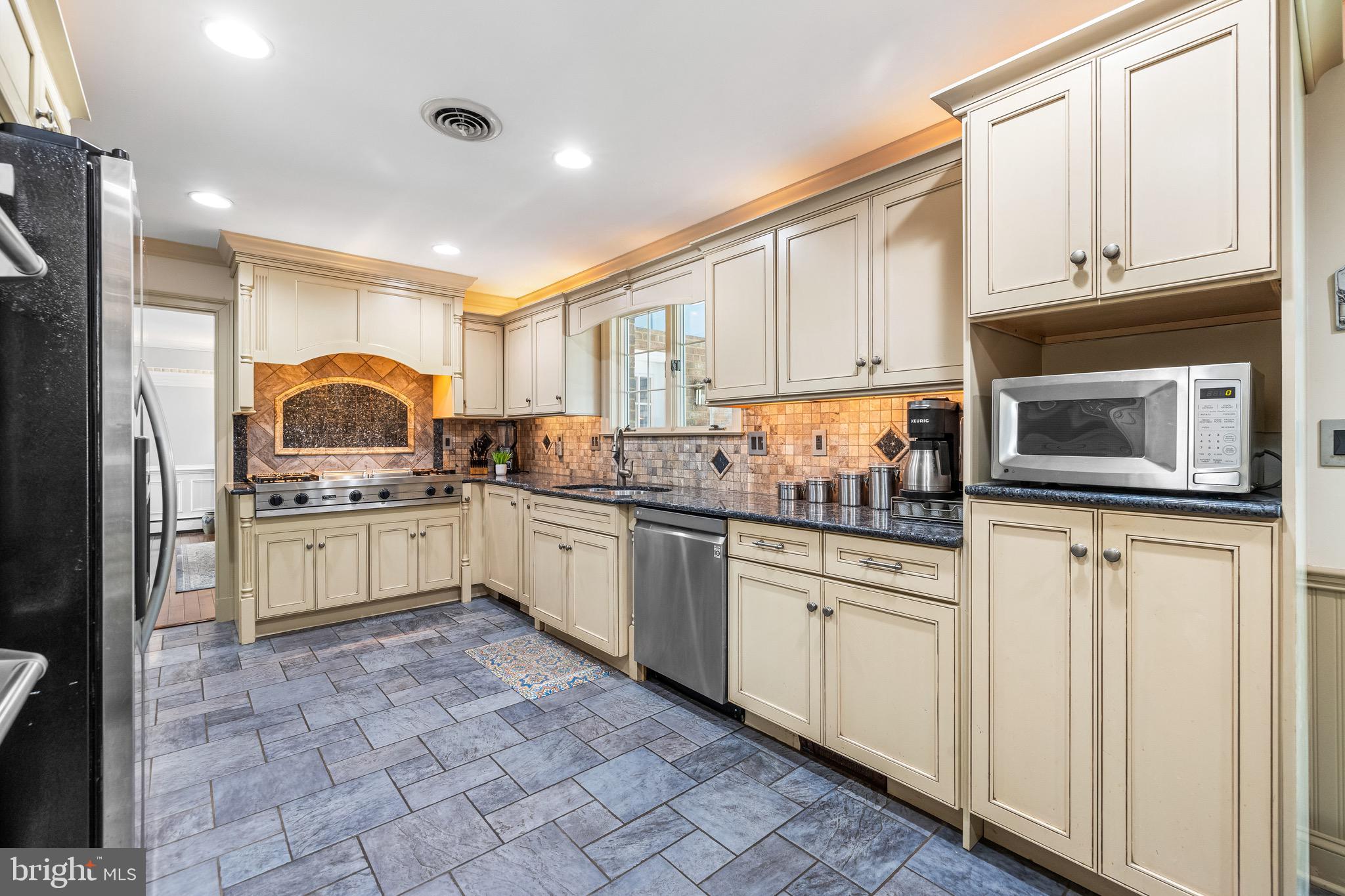 5428 Arcadia Avenue Upperco, MD 21155 - Photo 14 of 52 Viking appliances