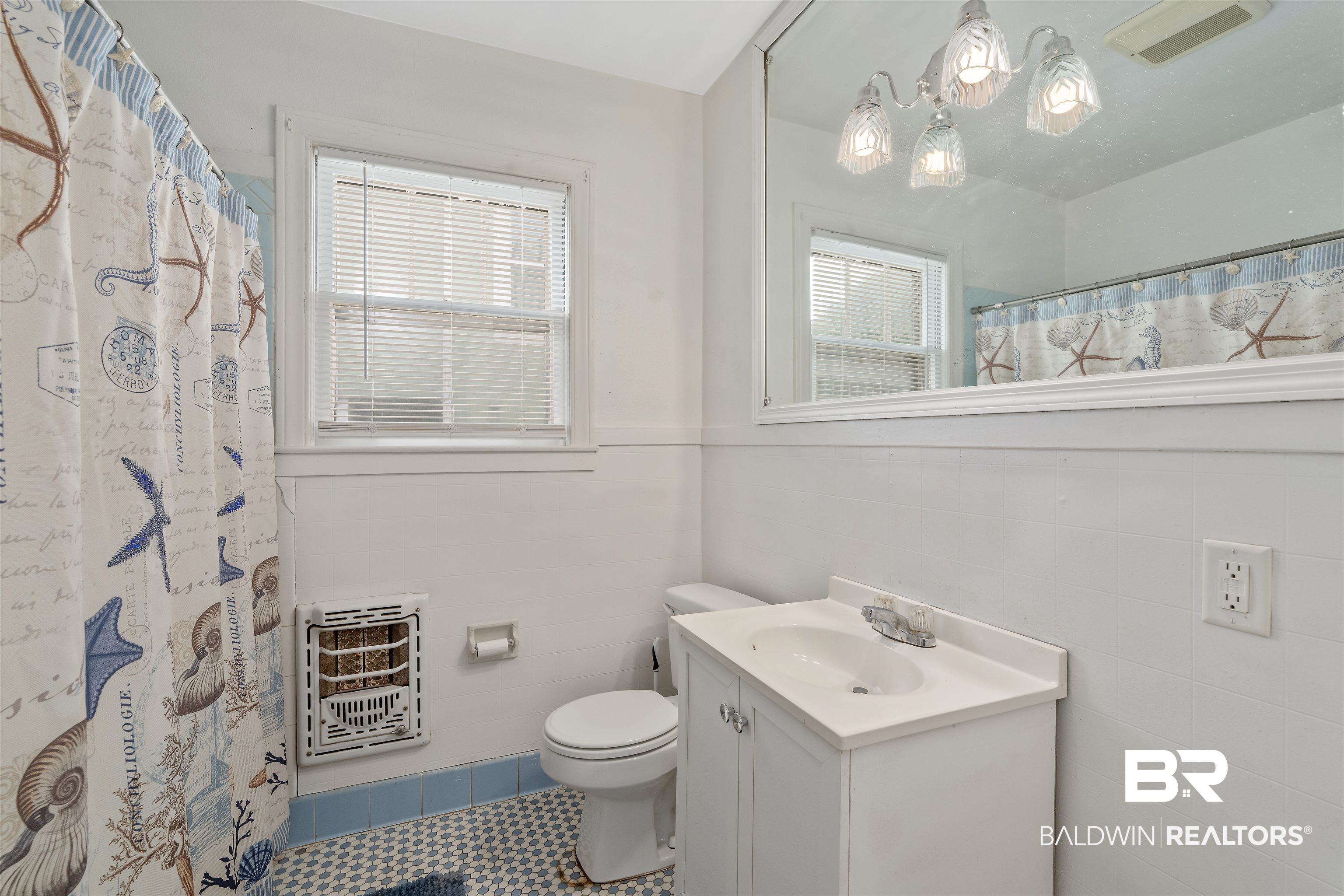 137 Hyland Avenue Mobile, AL 36607 - Photo 18 of 30 Hall Bath