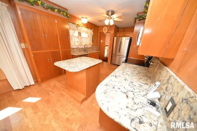 $275,000 | 11455 East Richview Road, Mount Vernon, IL 62864