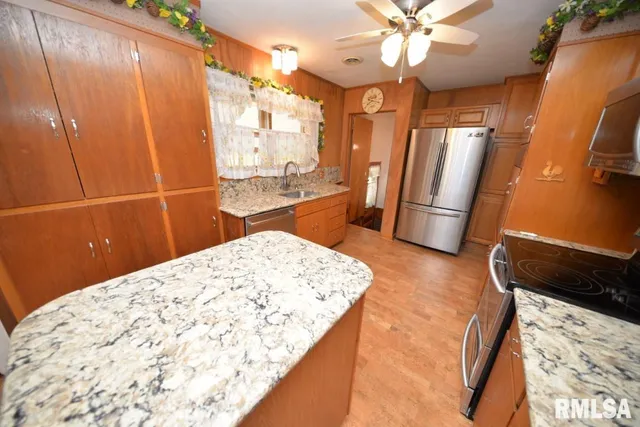 $275,000 | 11455 East Richview Road, Mount Vernon, IL 62864