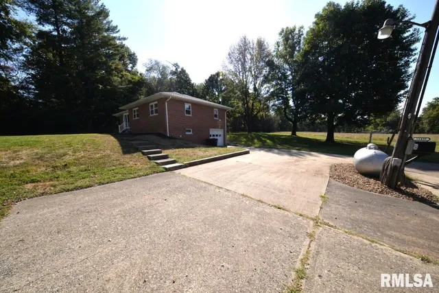 $275,000 | 11455 East Richview Road, Mount Vernon, IL 62864