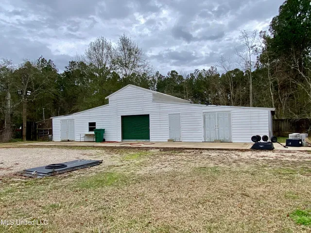 $300,000 | 2498 Highway 43 South, Picayune, MS 39466