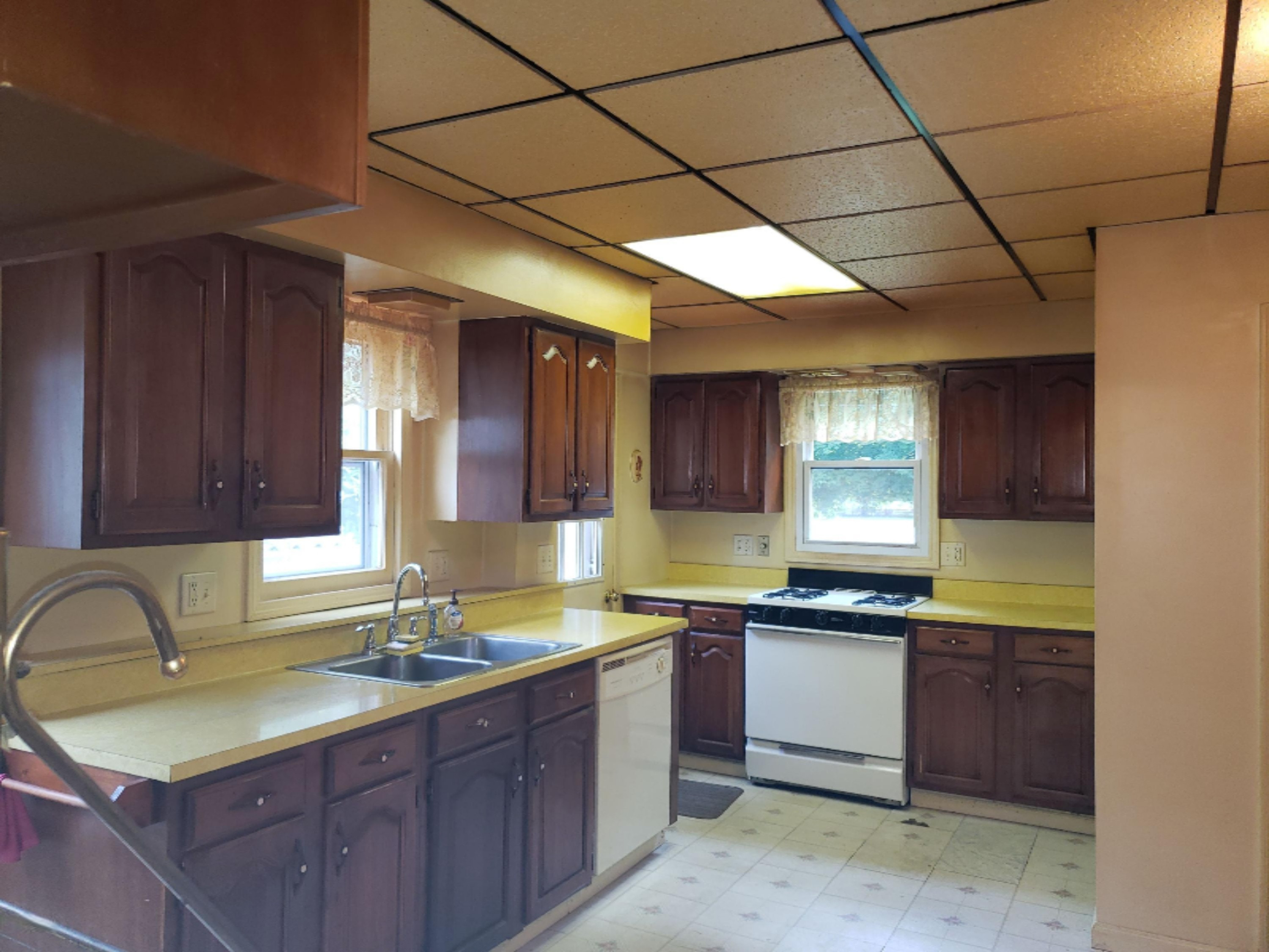 1006 5th Street Three Rivers, MI 49093 - Photo 7 of 20 20190916_103058