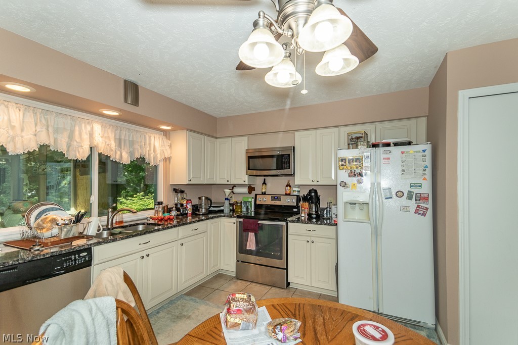 5660 Meister Road Mentor, OH 44060 - Photo 12 of 31 Gallery Image 12