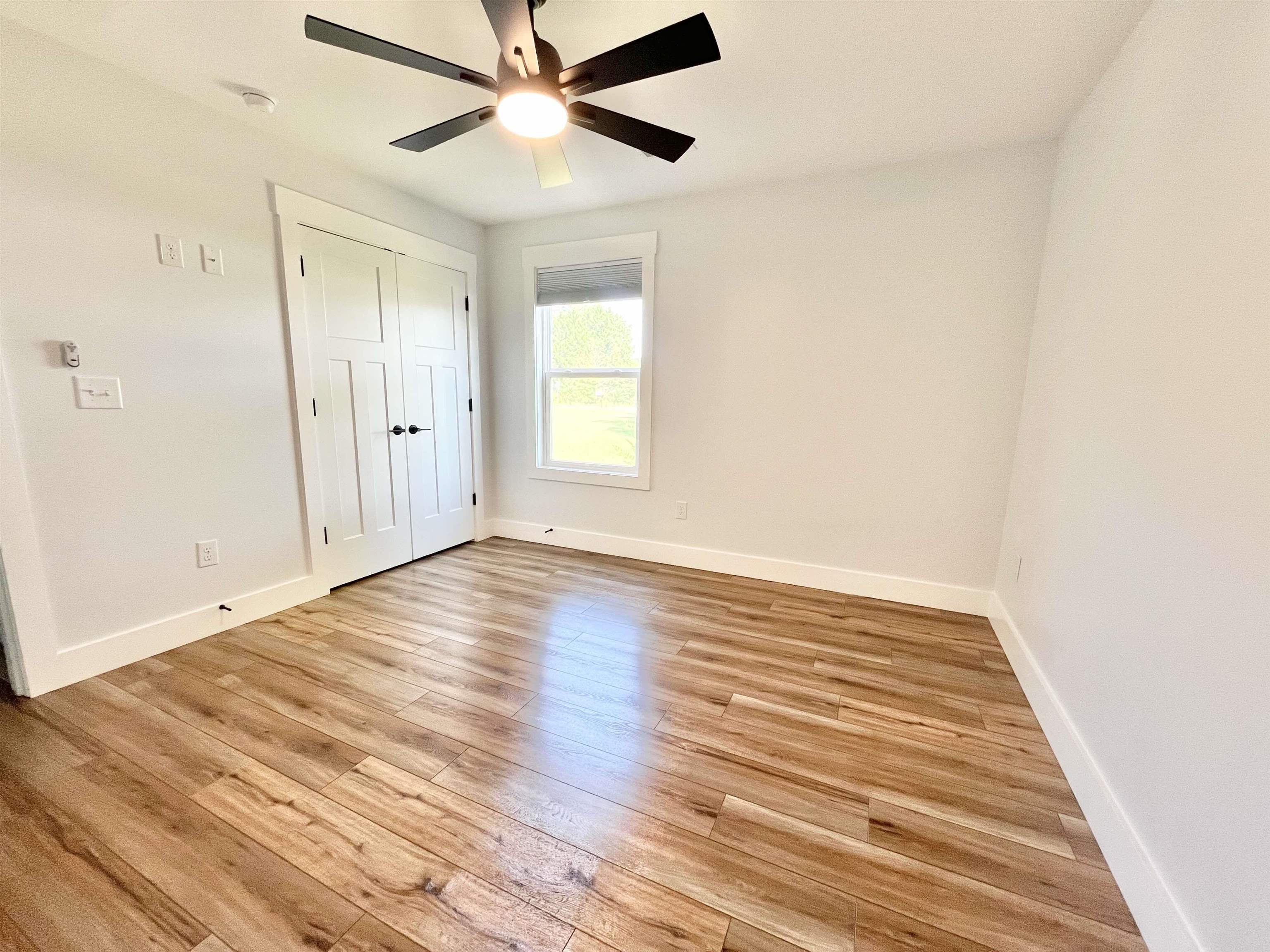 208 Barnett Road Campobello, SC 29322 - Photo 14 of 38