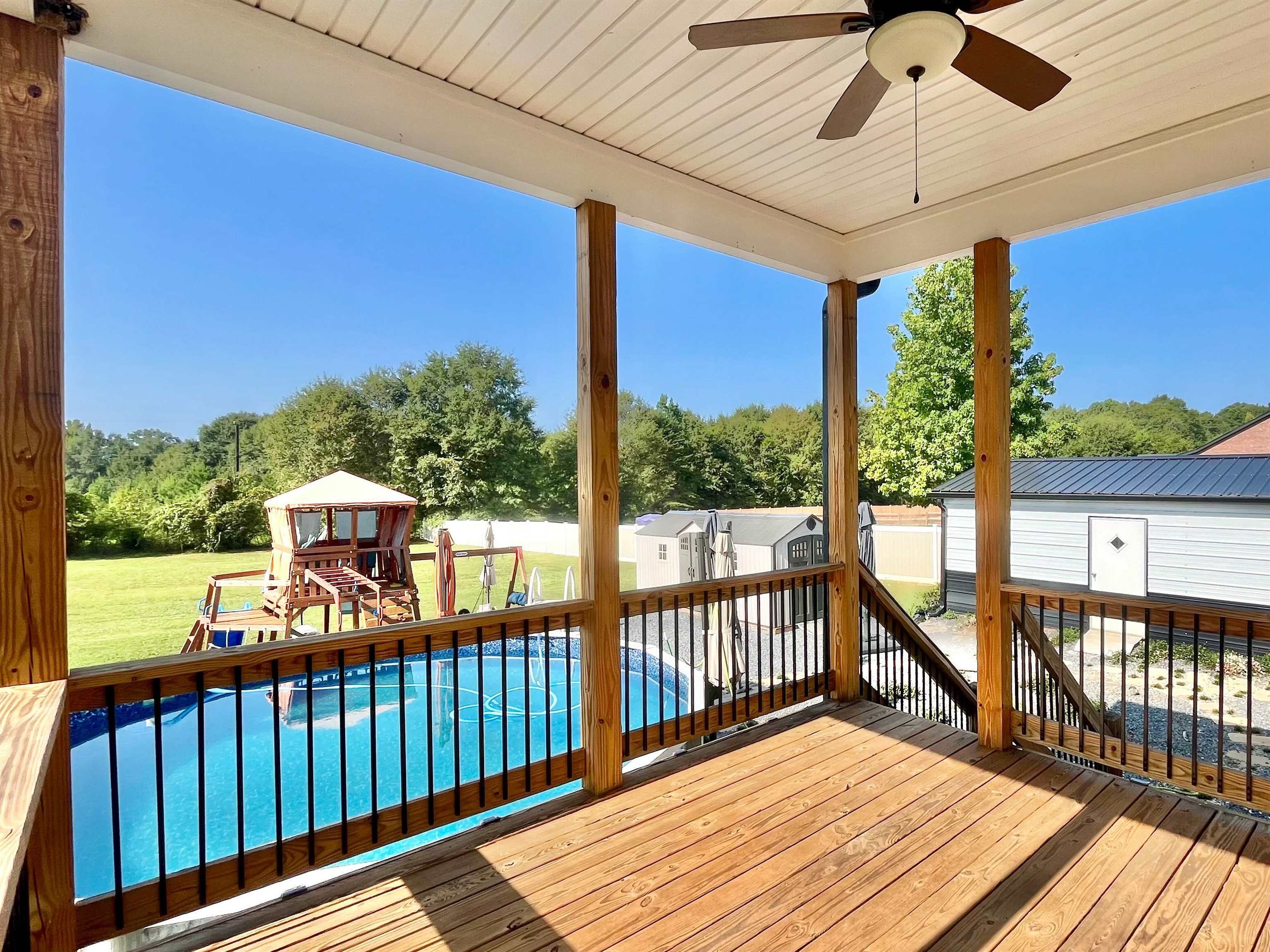 208 Barnett Road Campobello, SC 29322 - Photo 32 of 38