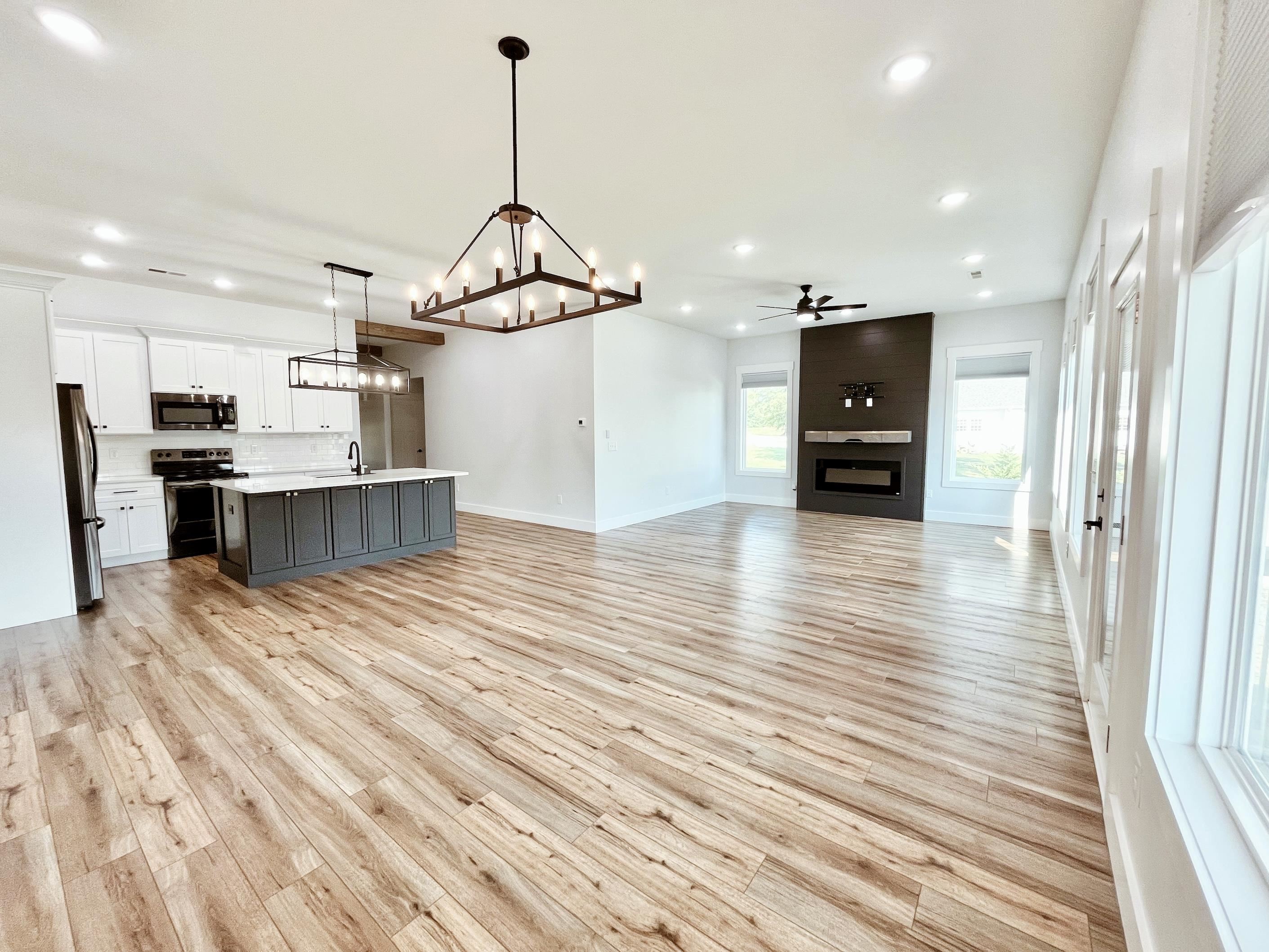 208 Barnett Road Campobello, SC 29322 - Photo 6 of 38