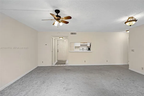 $1,650 | 9901 Westview Drive, Unit 325, Coral Springs, FL 33076