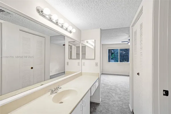 $1,650 | 9901 Westview Drive, Unit 325, Coral Springs, FL 33076