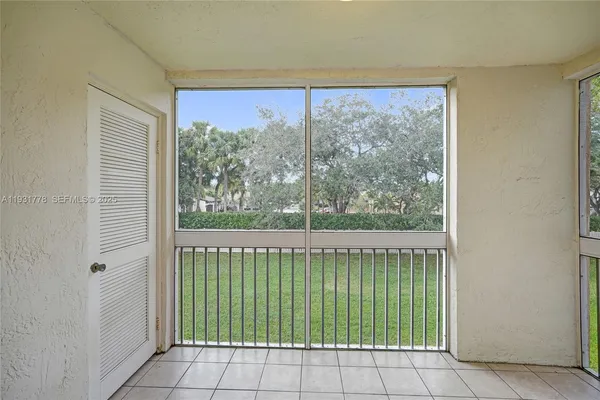 $1,650 | 9901 Westview Drive, Unit 325, Coral Springs, FL 33076