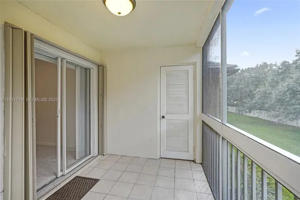 $1,650 | 9901 Westview Drive, Unit 325, Coral Springs, FL 33076