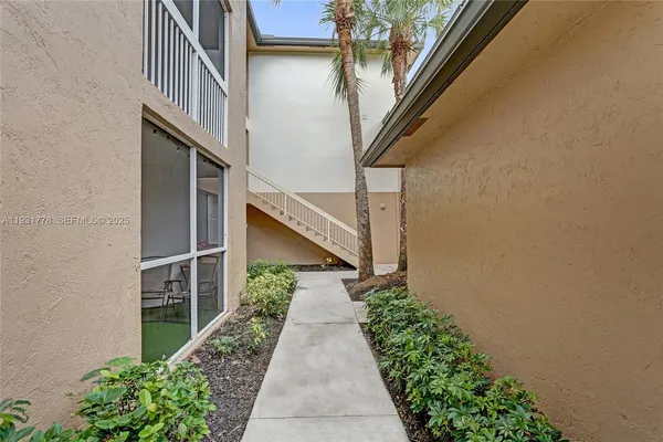$1,650 | 9901 Westview Drive, Unit 325, Coral Springs, FL 33076