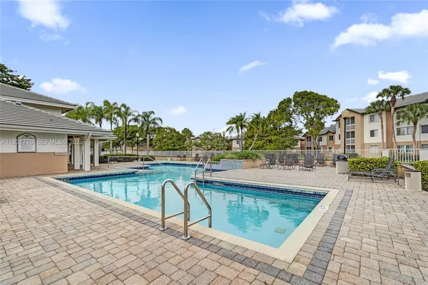 $1,650 | 9901 Westview Drive, Unit 325, Coral Springs, FL 33076