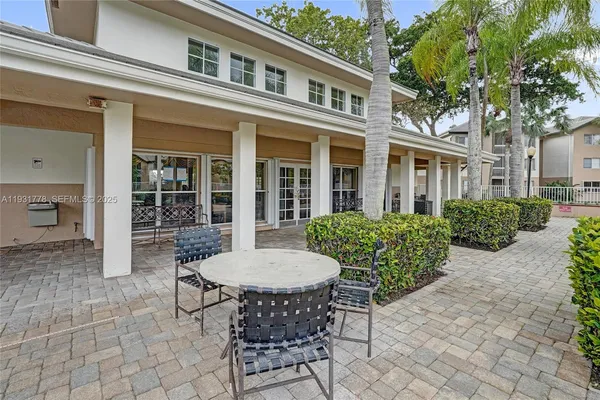 $1,650 | 9901 Westview Drive, Unit 325, Coral Springs, FL 33076