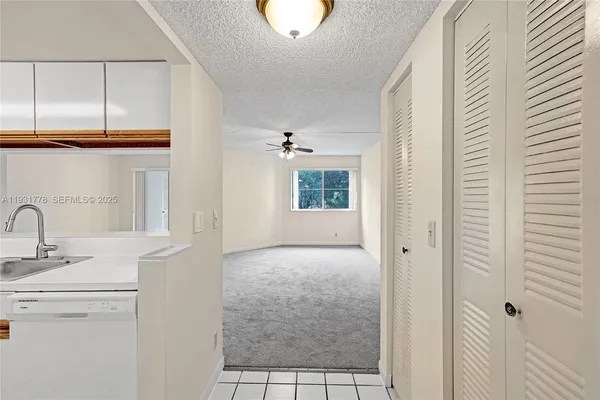 $1,650 | 9901 Westview Drive, Unit 325, Coral Springs, FL 33076