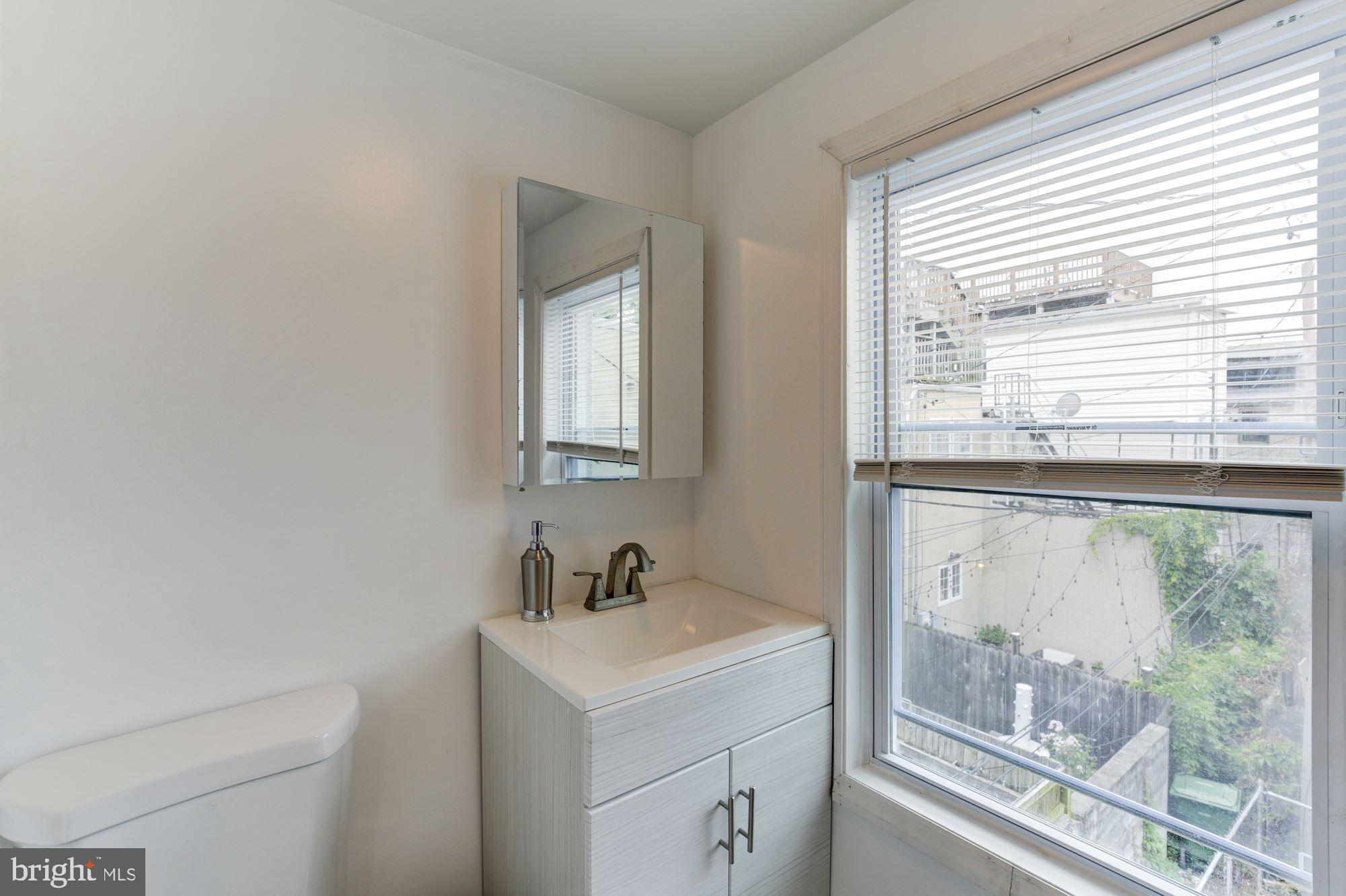 136 South Durham Street Baltimore, MD 21231 - Photo 15 of 20 Master Suite Bath
