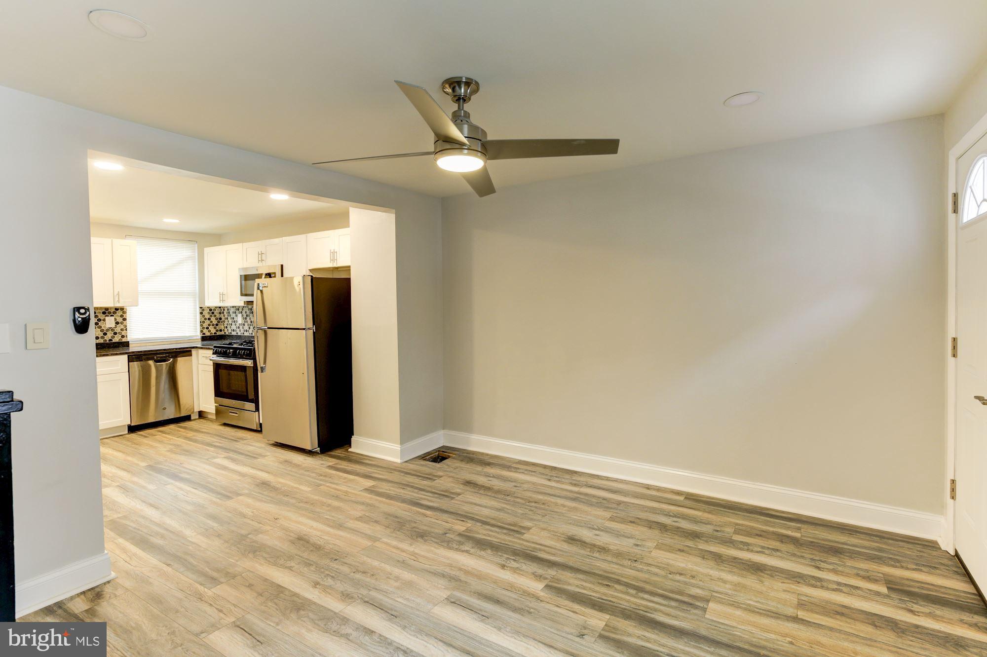 136 South Durham Street Baltimore, MD 21231 - Photo 3 of 20 Living/Dining Area