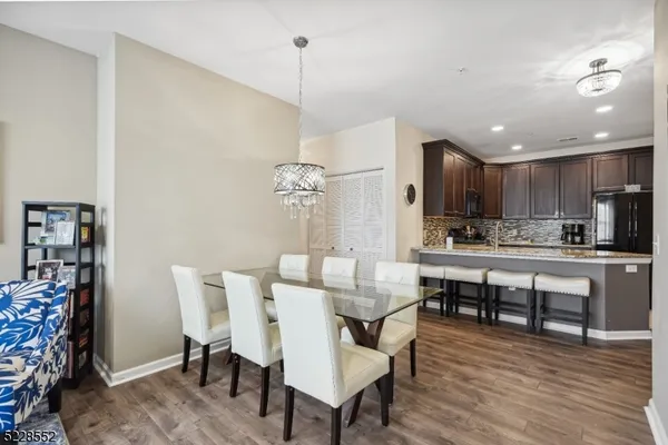 $3,300 | 169 Tarrington Road, Unit 203, Hamburg, NJ 07419