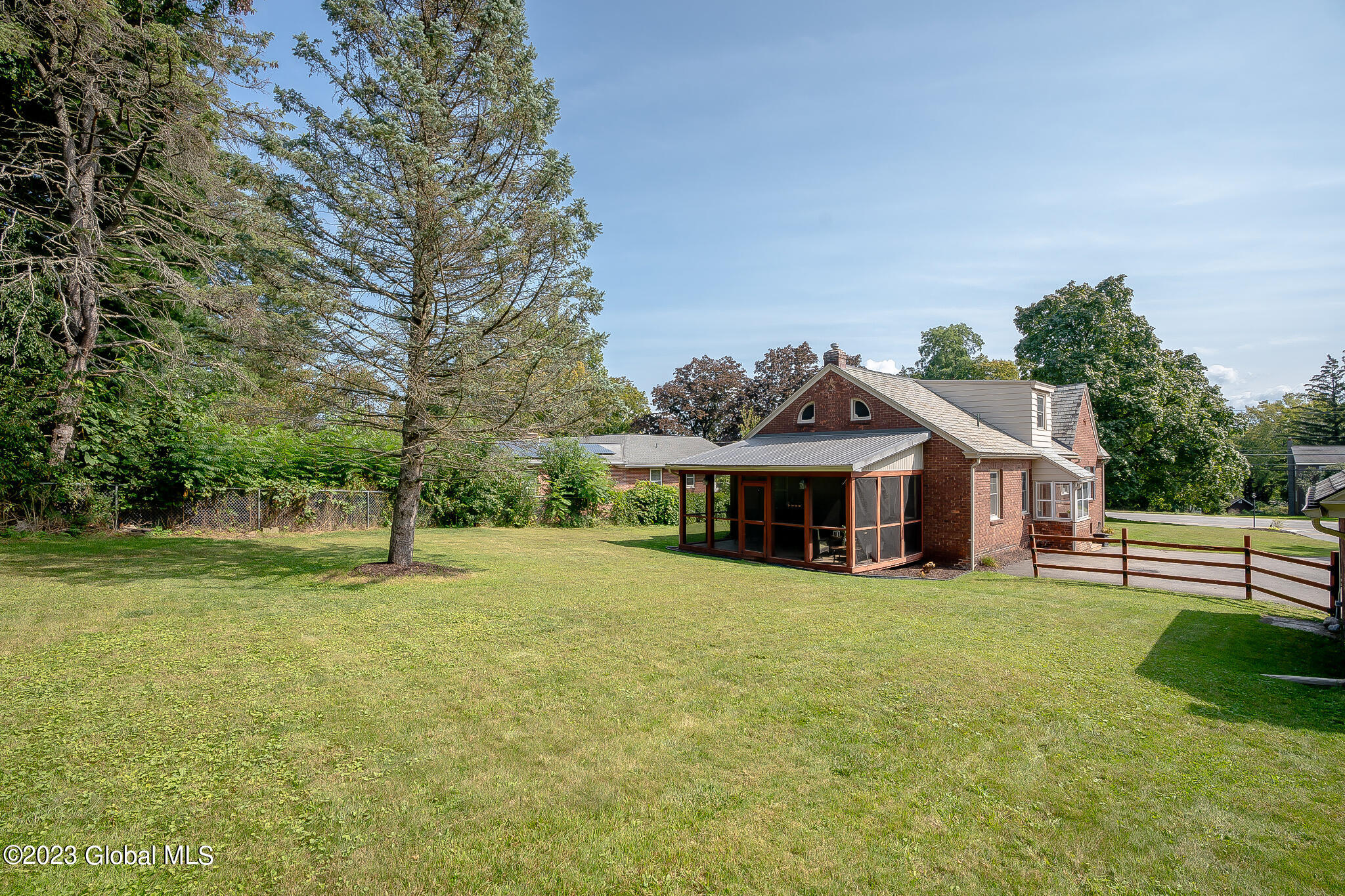 1062 Loudon Road Cohoes, NY 12047 - Photo 4 of 43 018-1062-Loudon-Rd