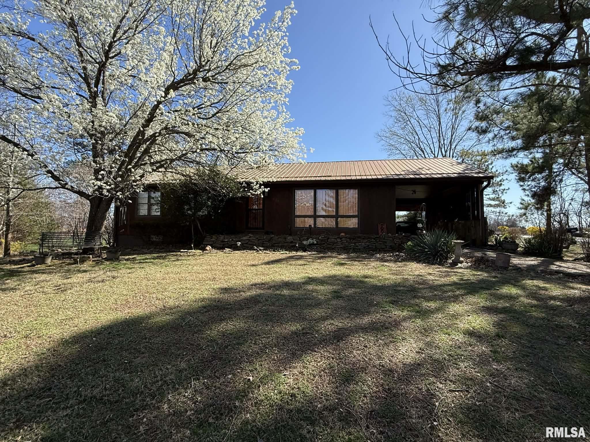 834 East Pleasant Hill Road Carbondale, IL 62902 - Photo 2 of 6