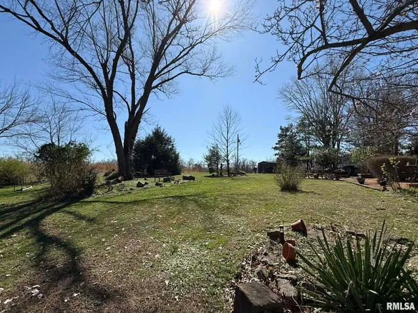 $229,900 | 834 East Pleasant Hill Road, Carbondale, IL 62902