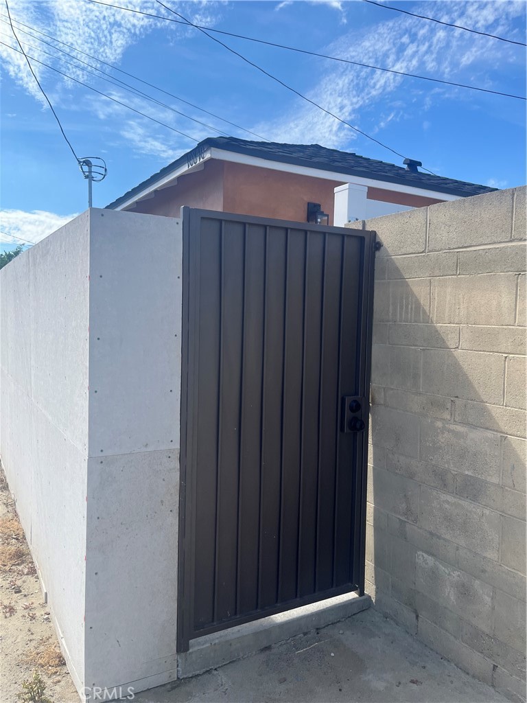 10840 Van Ruiten Street Norwalk, CA 90650 - Photo 10 of 13 Private property entry.