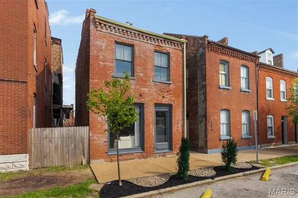 $450,000 | 1916 South 12th Street, St. Louis, MO 63104