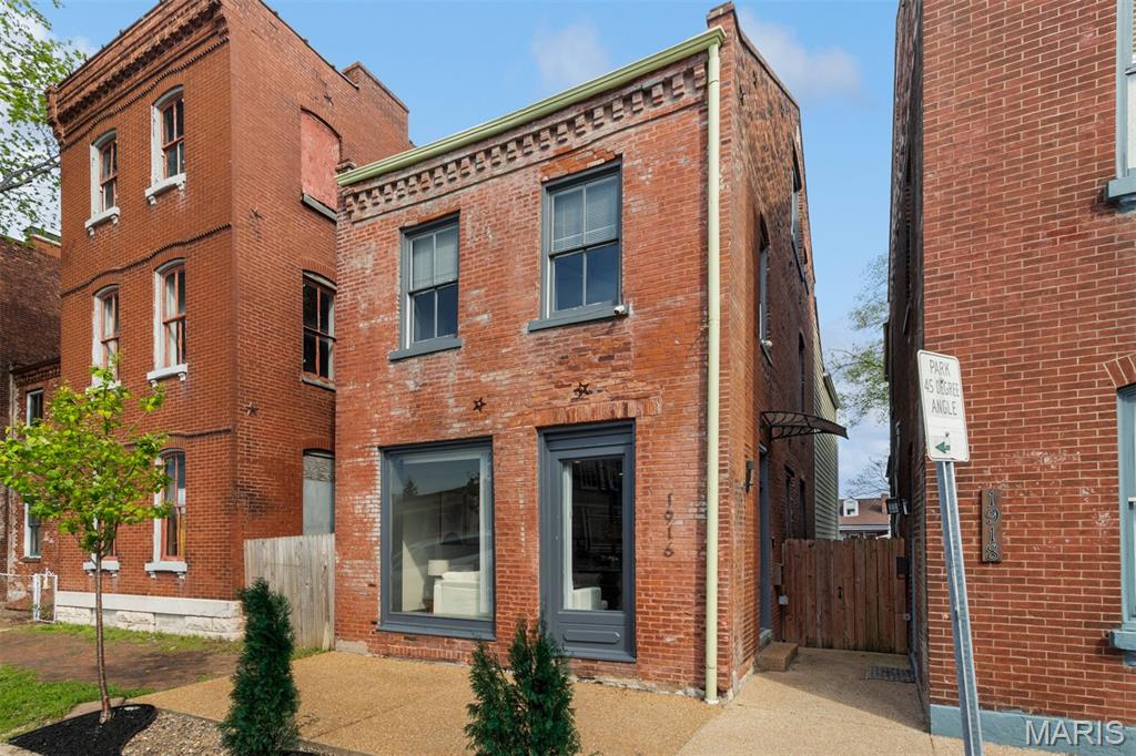 1916 South 12th Street St. Louis, MO 63104 - Photo 2 of 41